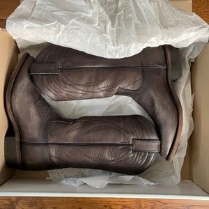 Frye Billy pull on boots